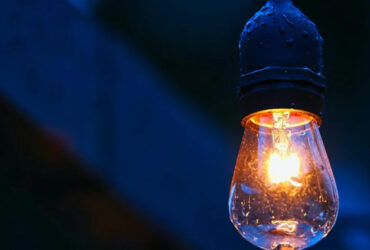 відключення світла, лампа