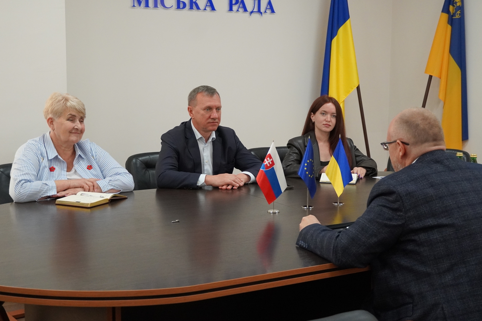 співпраця, прикордонні відносини