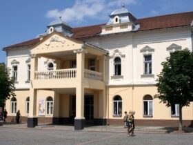 Мукачівський драматичний театр