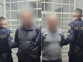 чоловік, поліція