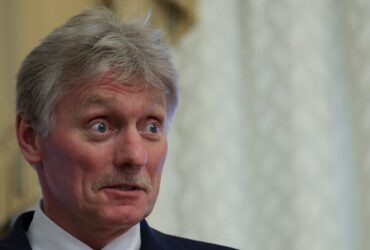 прессекретар , ворог