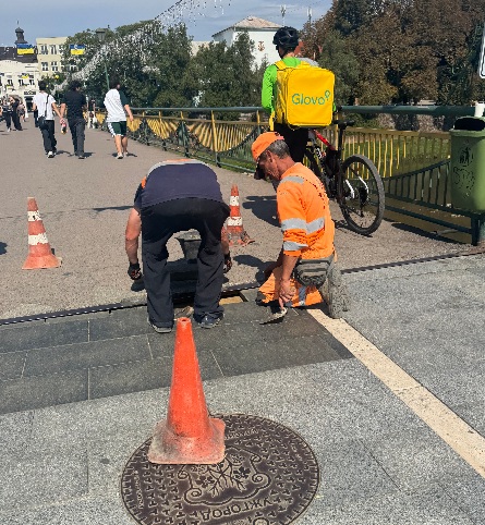 Стан мостів в Ужгороді: одна з найпопулярніших переправ потребує ремонту  (ФОТО)
