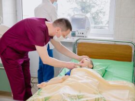 Свято, фахівець