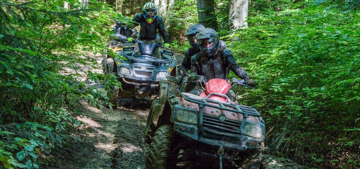 квадроцикл, нападник