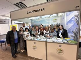 експерти, подія