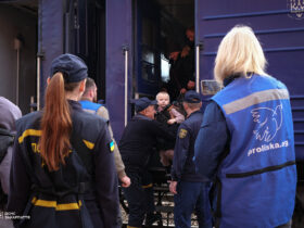 волонтери, рятувальники