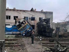 пасажири, потяг