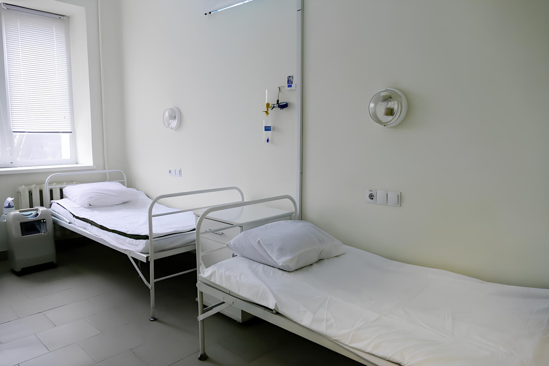 палата, ліжка