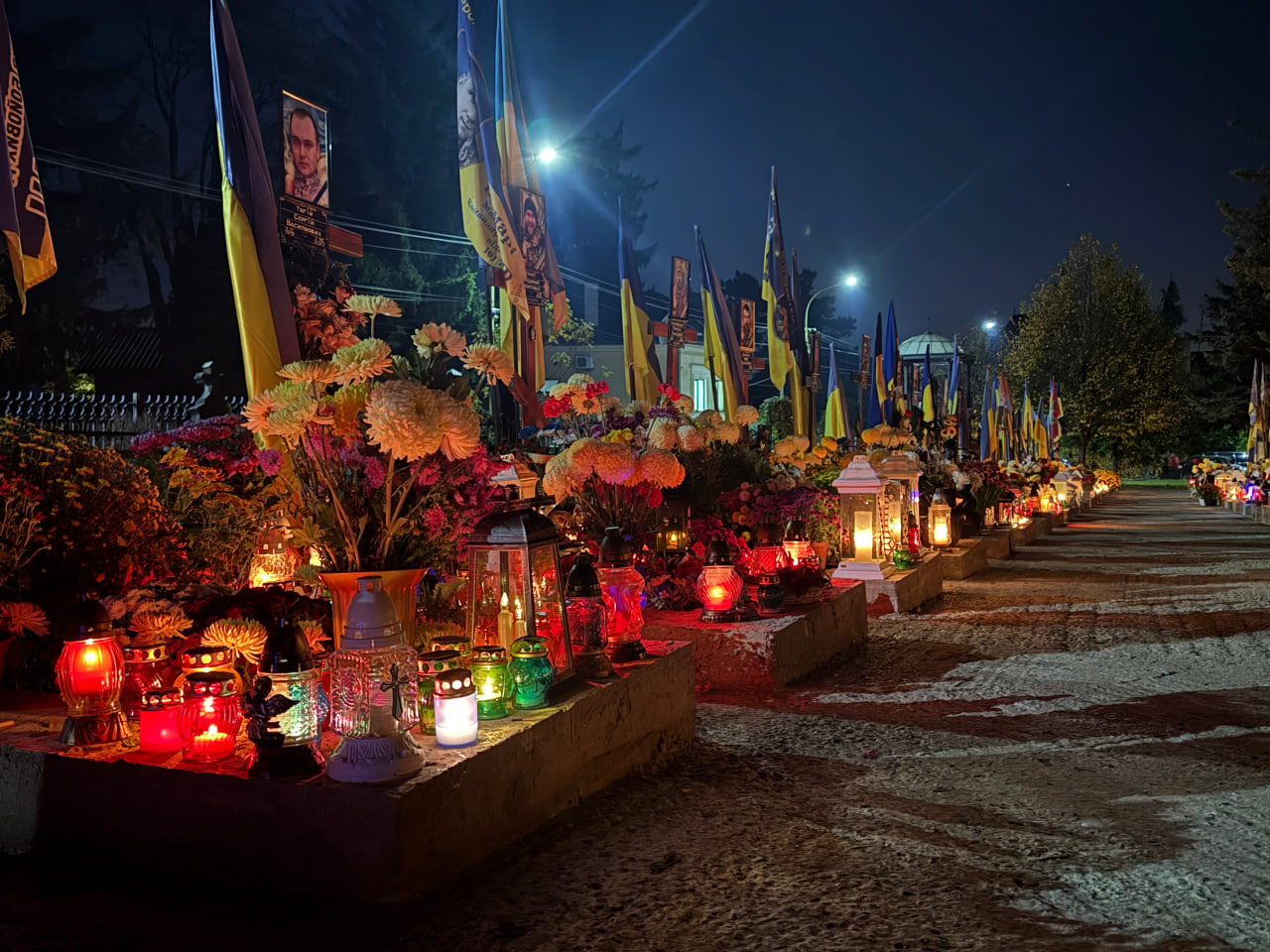 лампадки, квіти