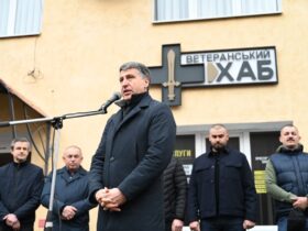 чоловіки. урочистість