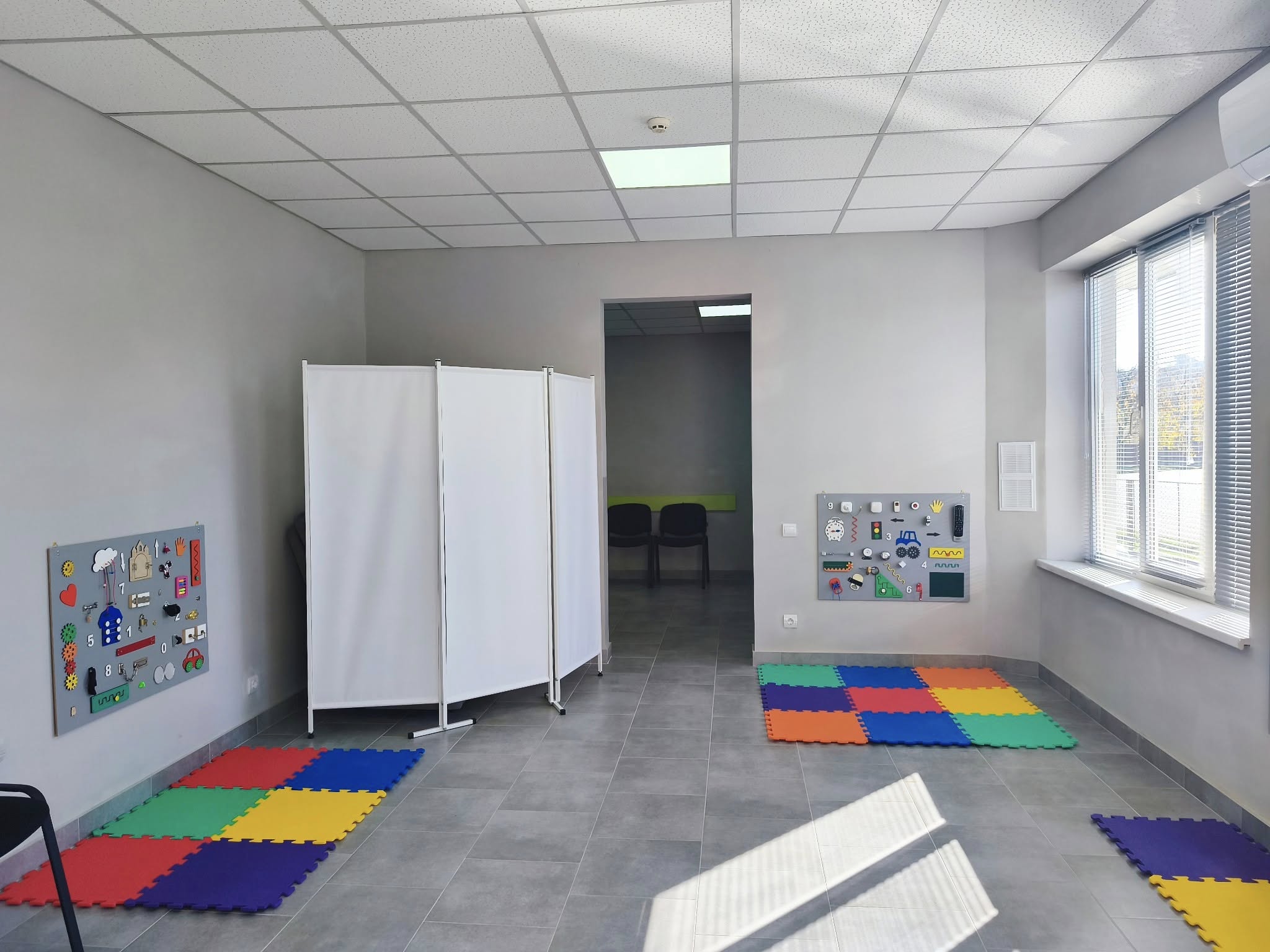 кімната, килимки