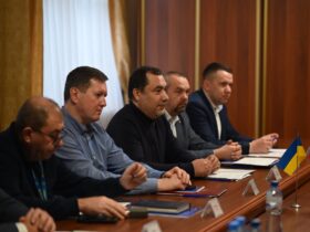 делегація, чоловіки