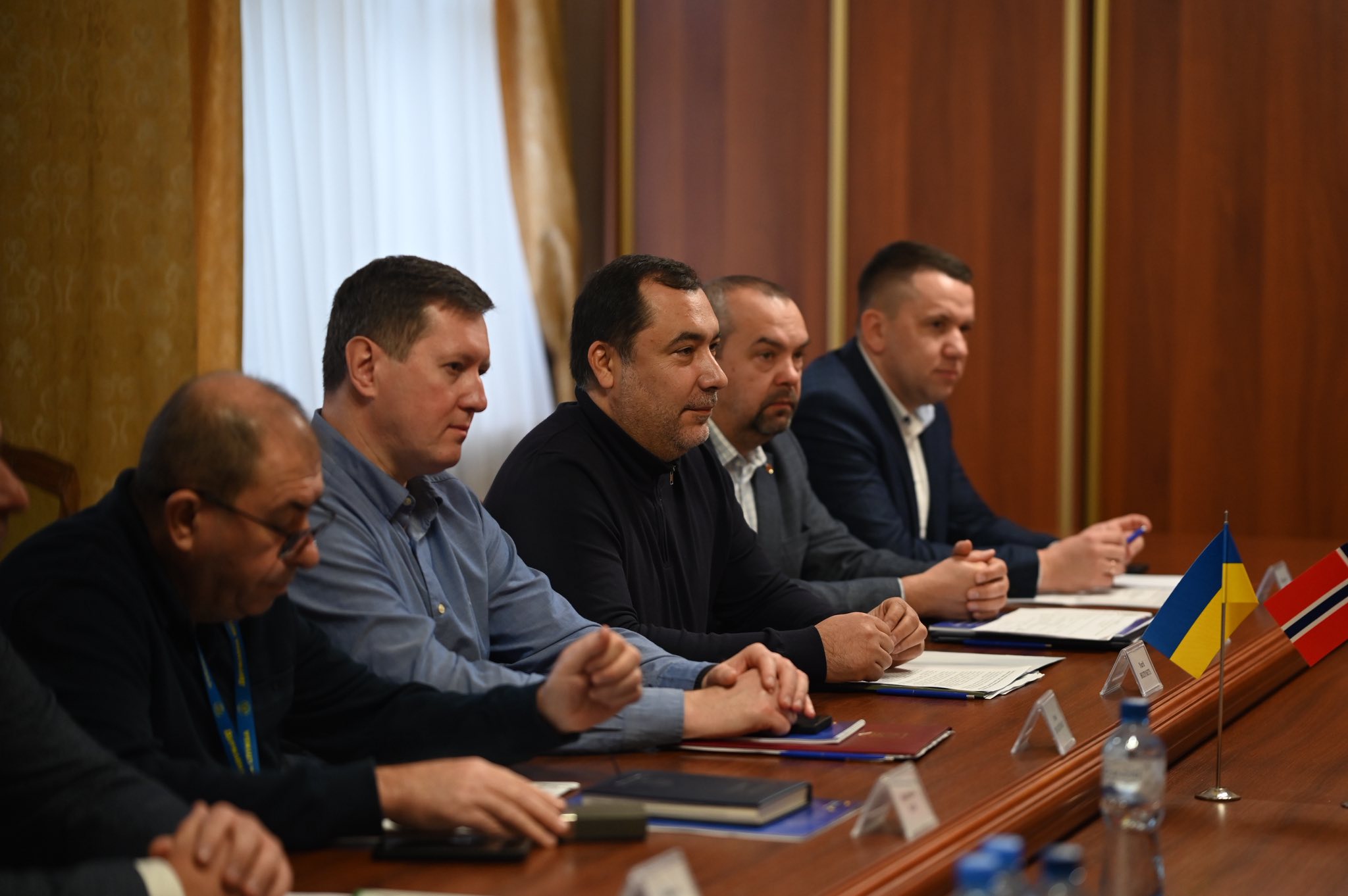 делегація, чоловіки