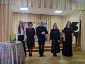 люди, сцена