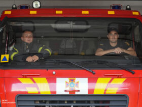 чоловіки, кабіна