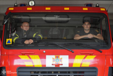 чоловіки, кабіна