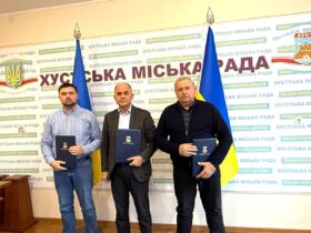 чоловіки, прапори