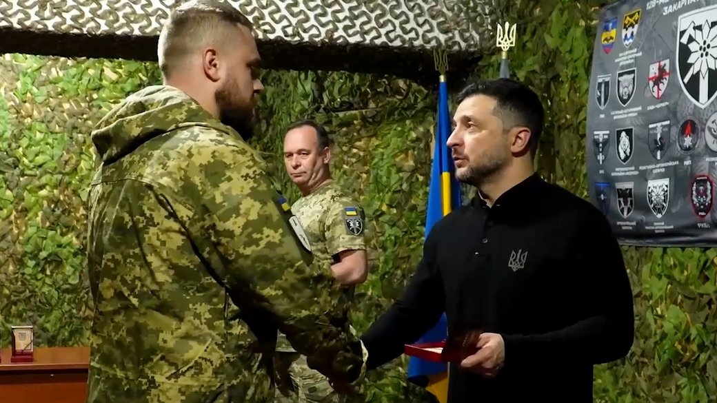 чоловіки, намет