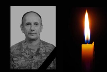 чоловік, свічка