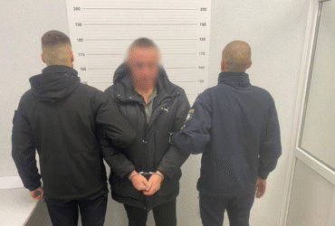 чоловіки, арешт