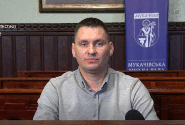 чоловік, диктор