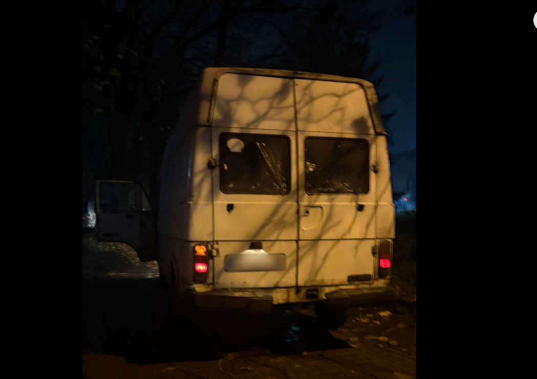 автівка, ніч