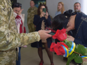 військовий, жінка