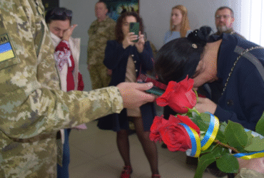 військовий, жінка