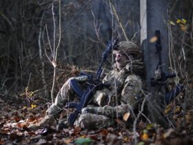 військовий, ніч