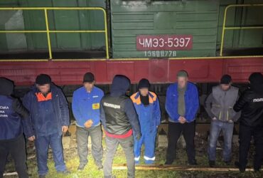 чоловіки, арешт