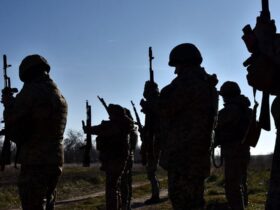 військові, зброя