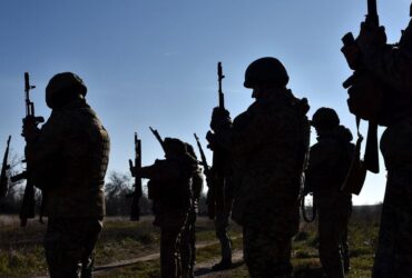 військові, зброя