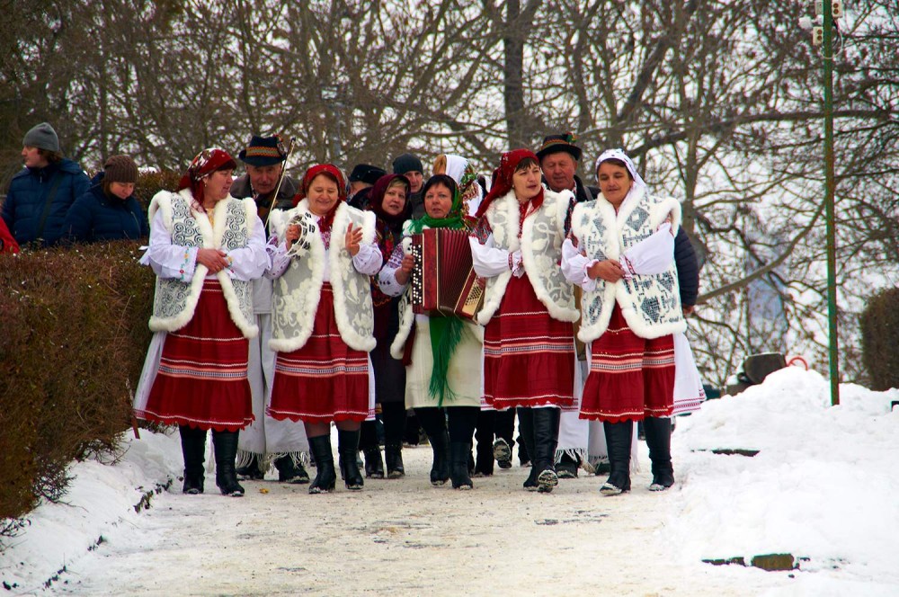 люди, свято