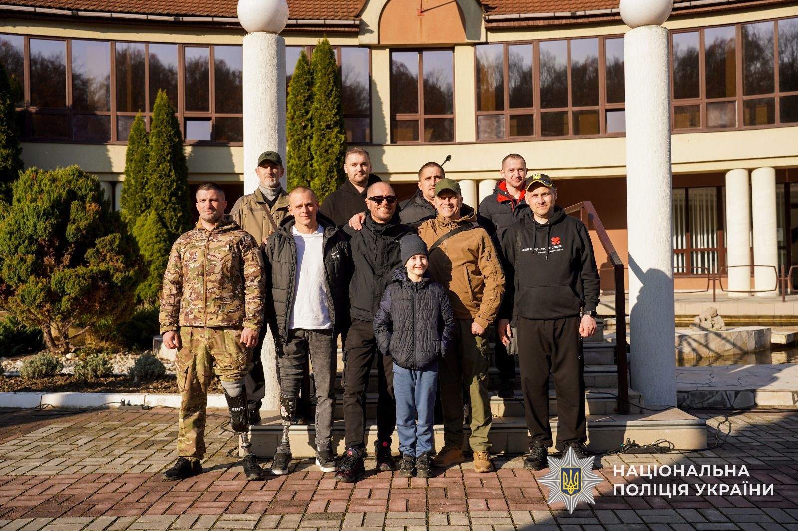 чоловіки, військові