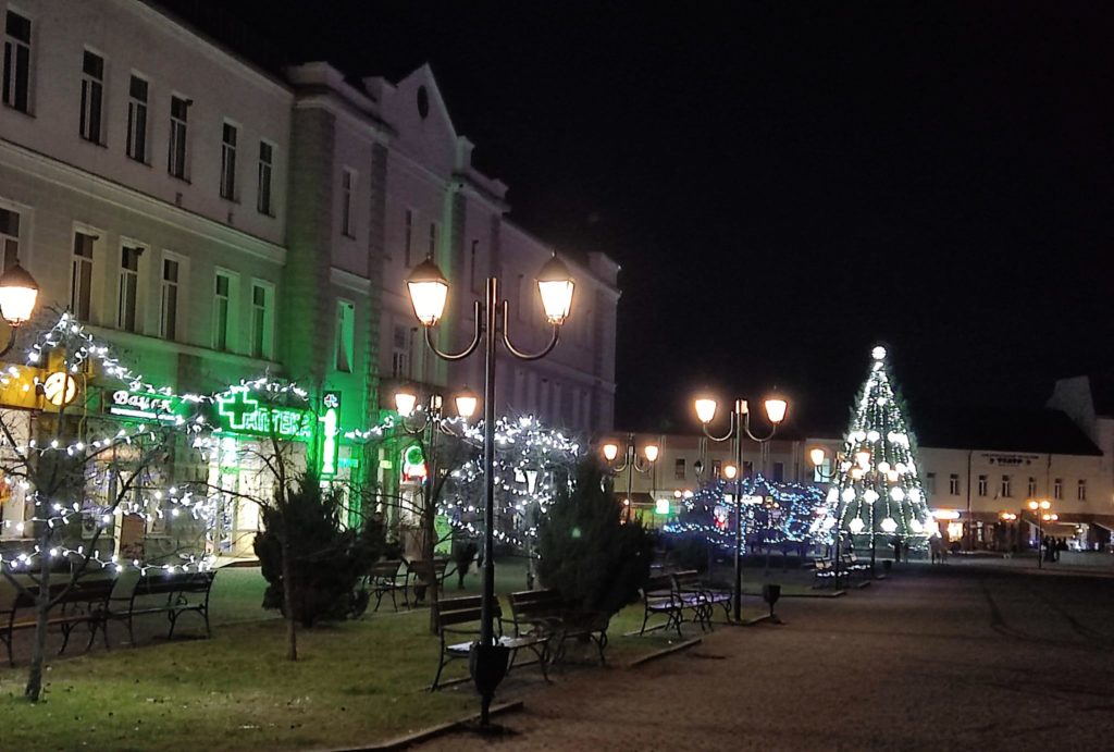 вулиця, ялинка