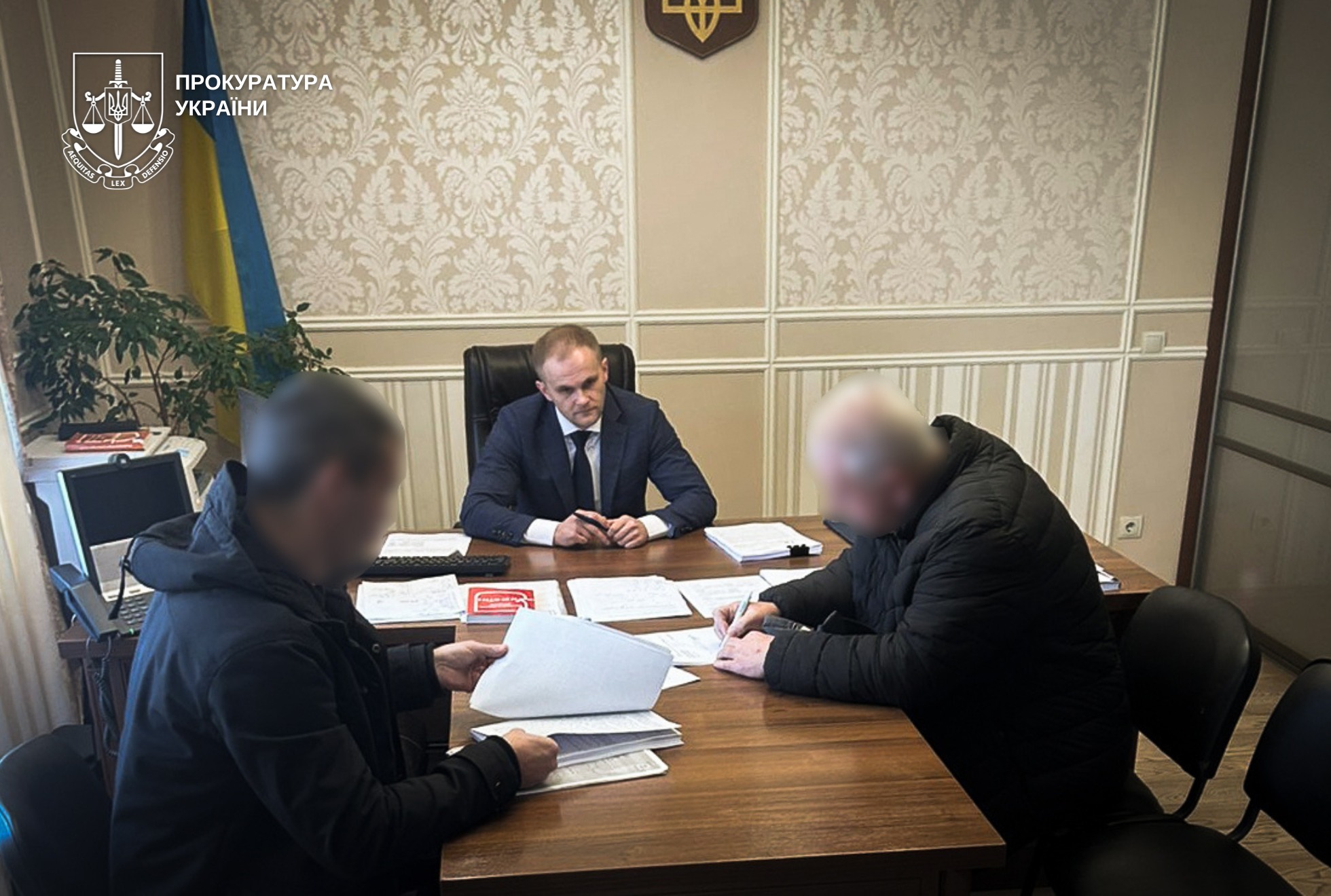 чоловіки, документи