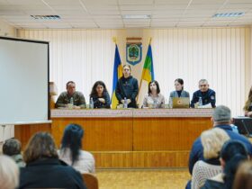 люди, трибуна