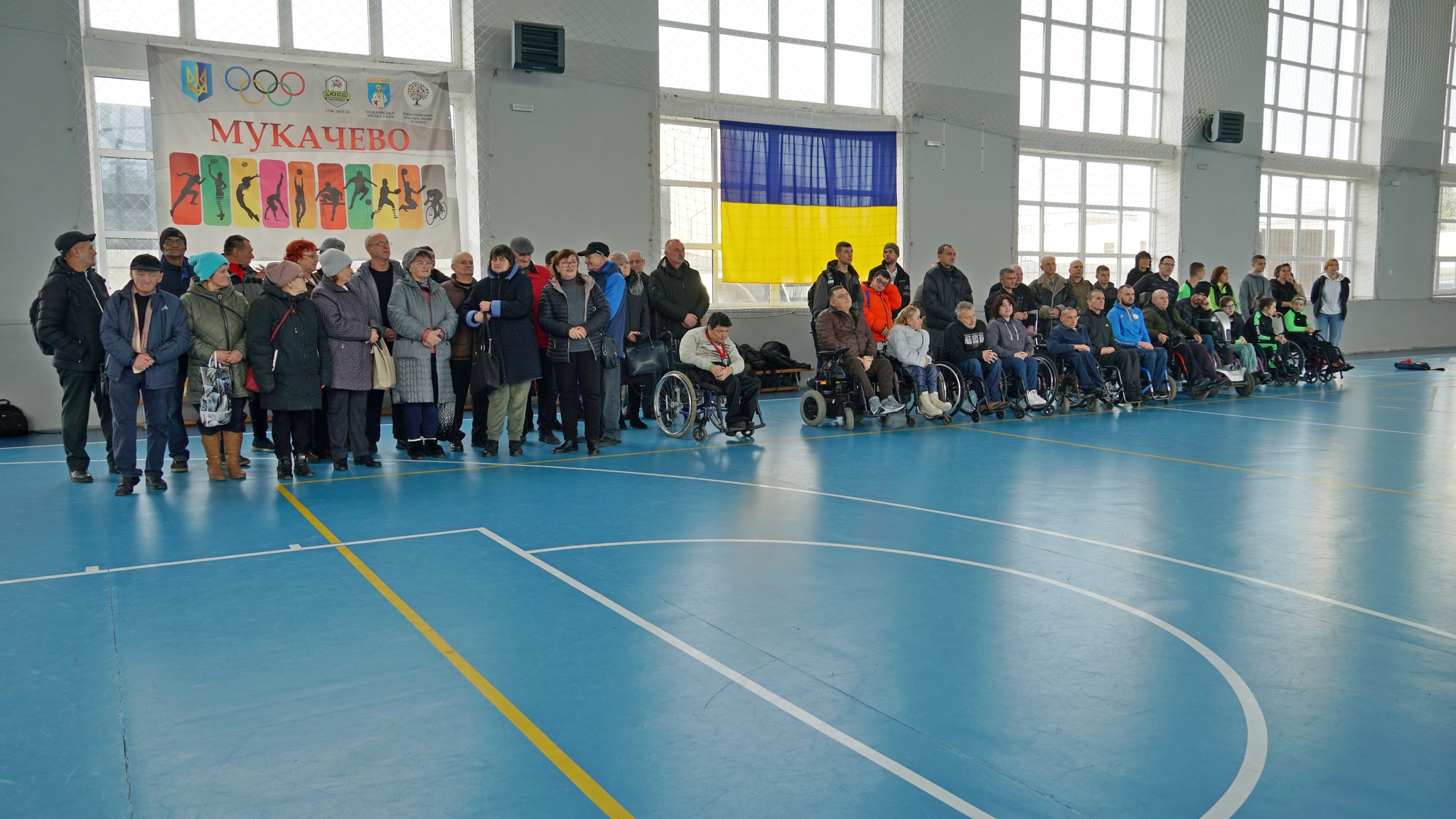 люди, спортзал