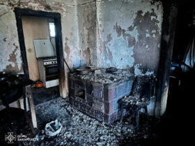 кімната, плита