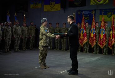 чоловіки, прапори, подія