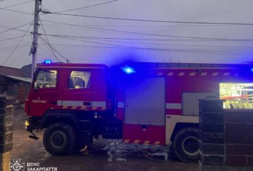 машина, стовп