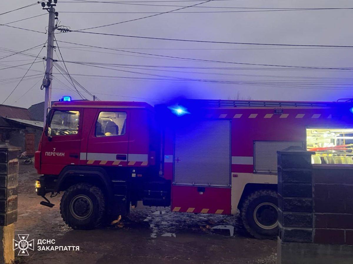 машина, стовп