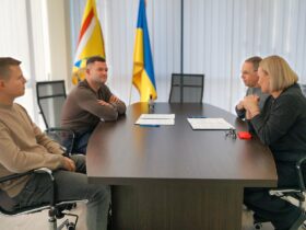 люди, стіл, подія