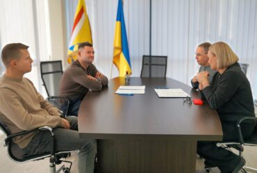 люди, стіл, подія