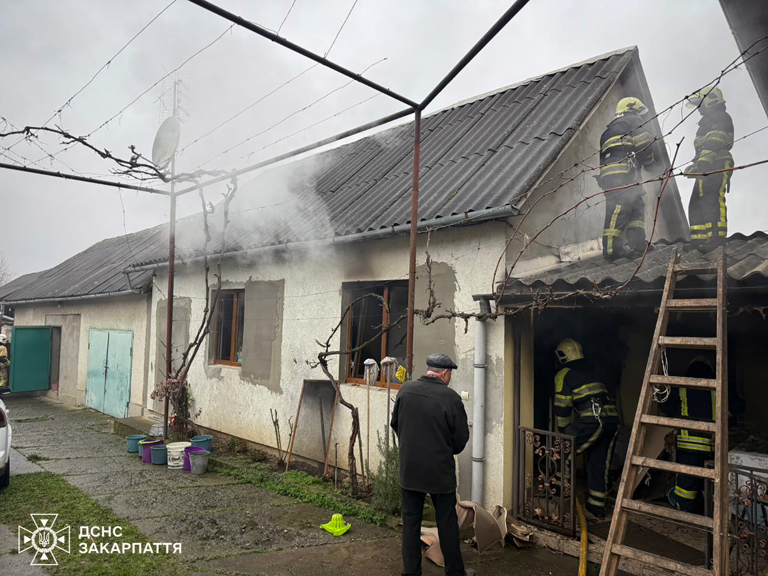 будинок, дим, люди