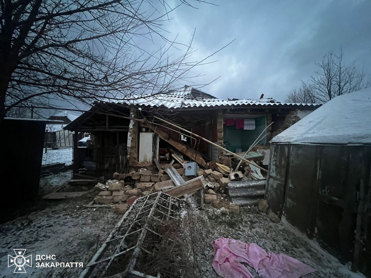 будинок, руїни