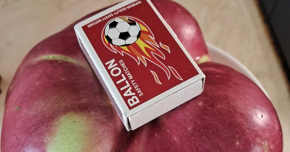 яблуко, сірники