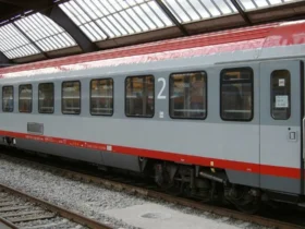 вагон, потяг