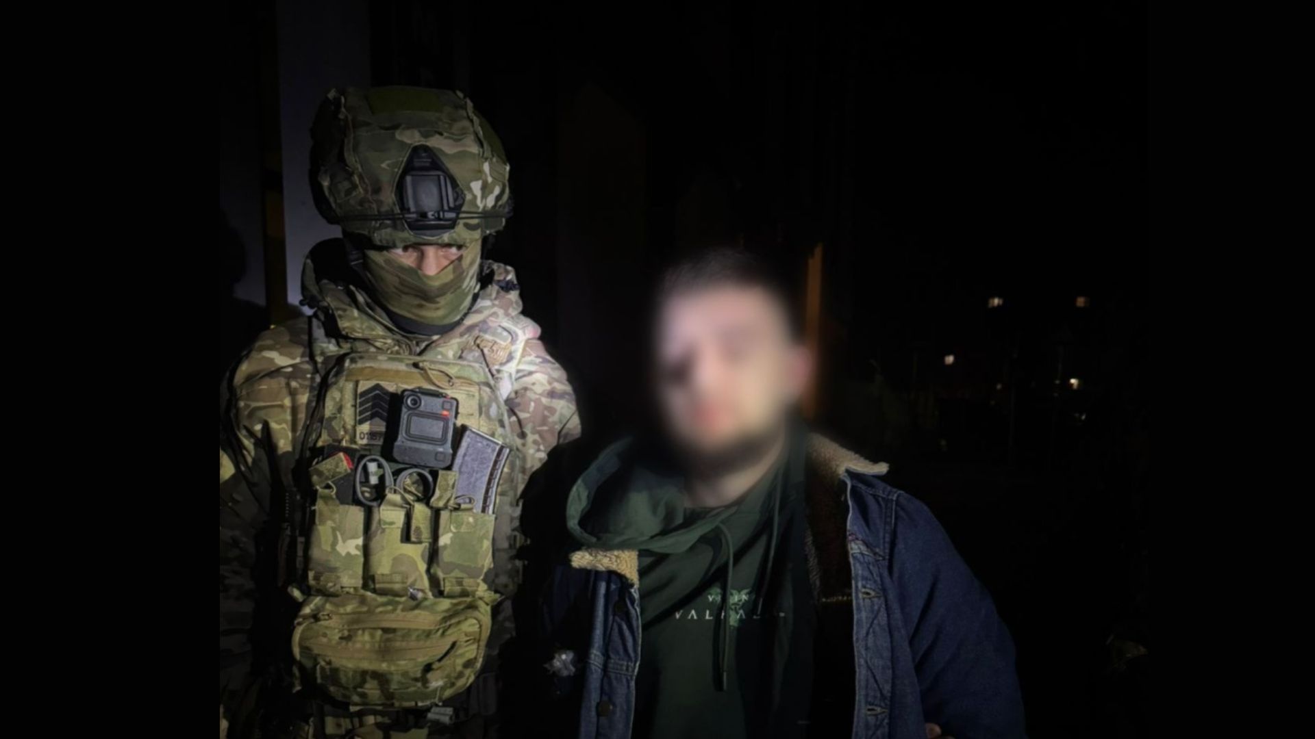 чоловіки, арешт