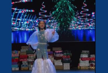 дівчина, сцена